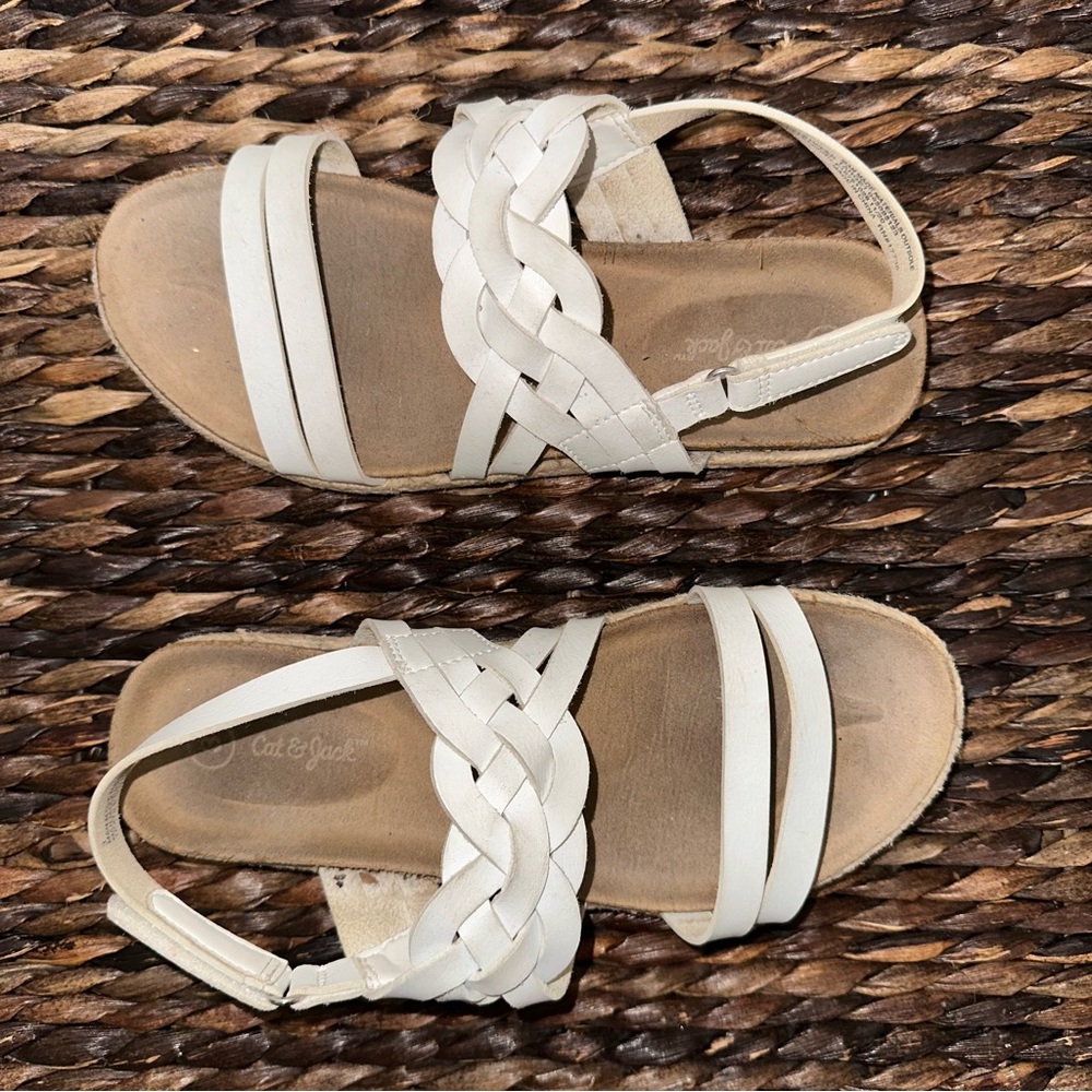Cat & Jack sandals kids size 3 white‎